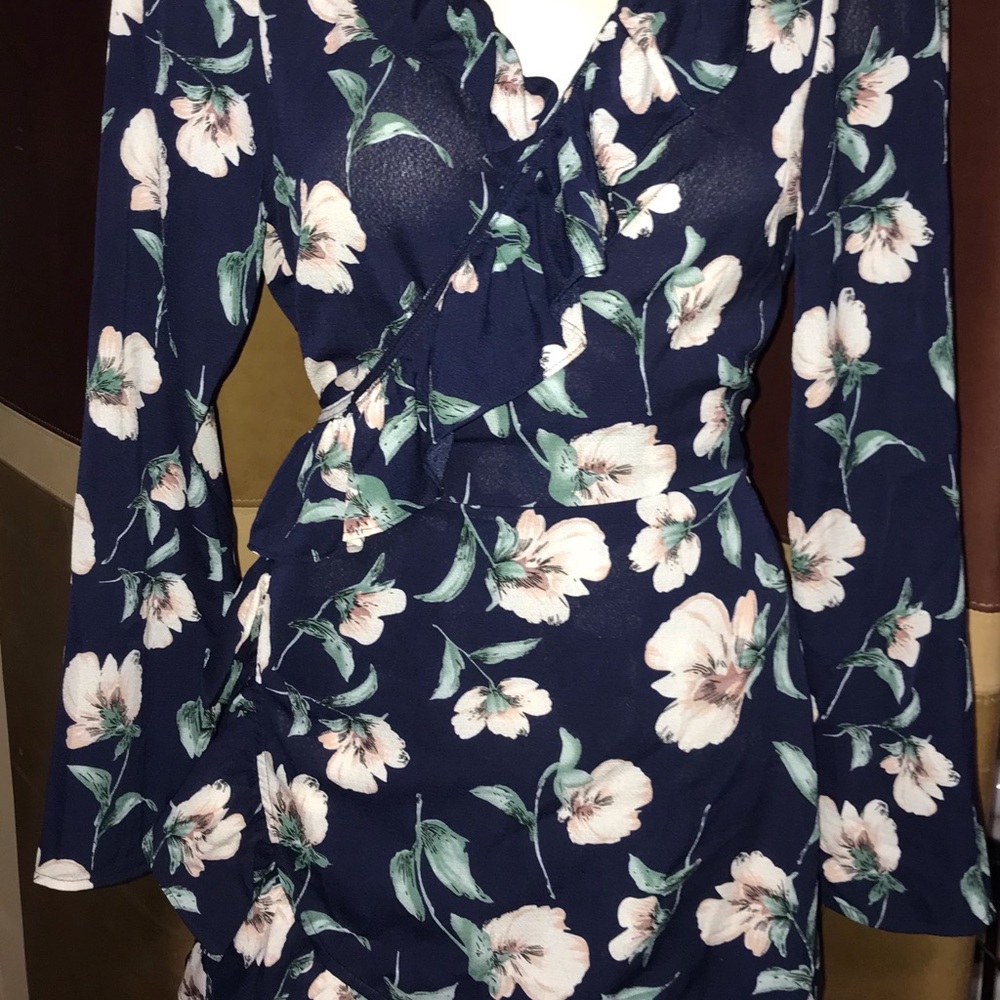 Pretty Little Thing Raina blue floral 👗 - Picture 6 of 14